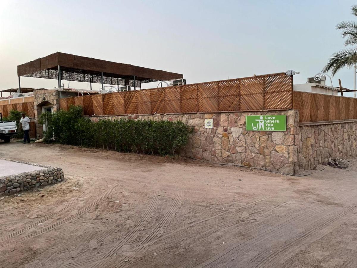 Serafy City Center Hostel And Pool For Foreigners Adults Only الغردقة المظهر الخارجي الصورة