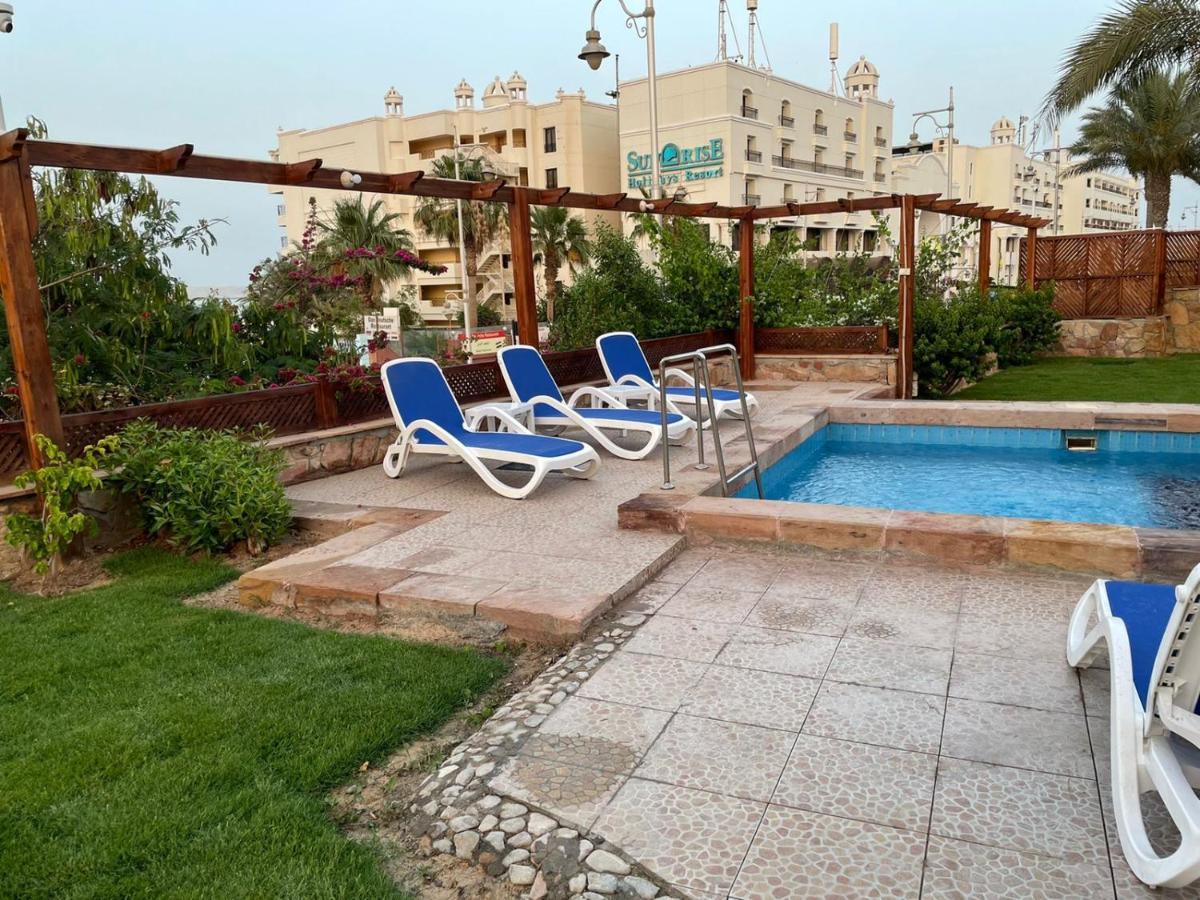 Serafy City Center Hostel And Pool For Foreigners Adults Only الغردقة المظهر الخارجي الصورة